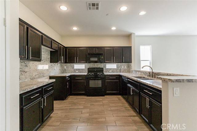 San Jacinto, CA 92582,2152 Canvas Way
