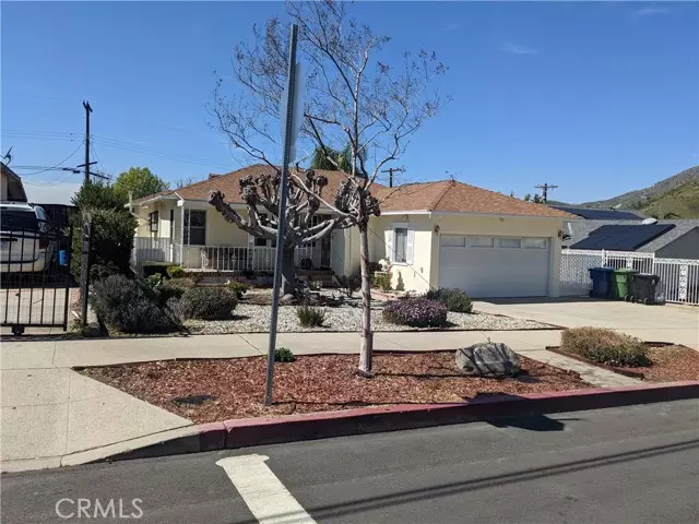 11037 Woodward Avenue, Sunland, CA 91040