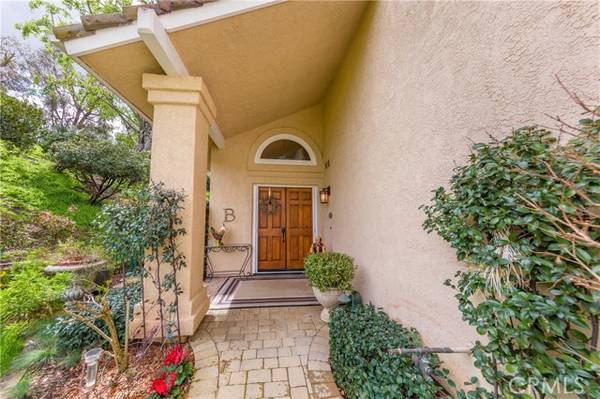 697 Galloping Hill Road, Simi Valley, CA 93065