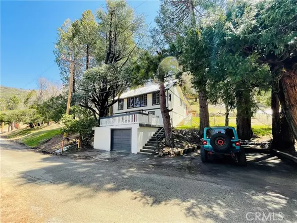 Crestline, CA 92325,571 Temple Court