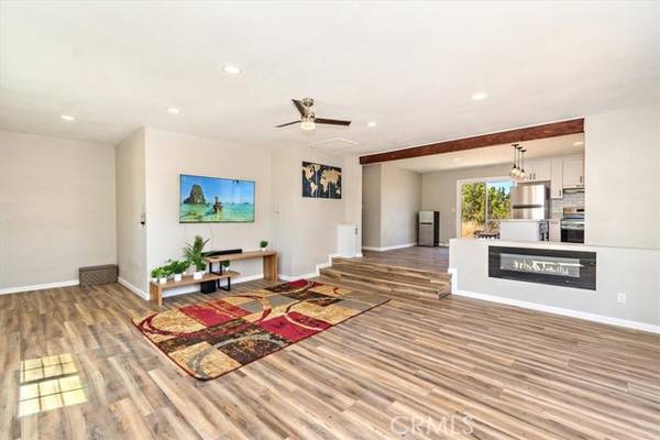 10011 Desert View Rd, Pinon Hills, CA 92372