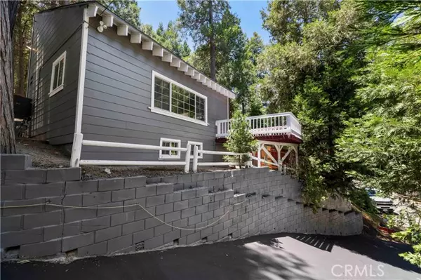 Crestline, CA 92325,23715 Scenic Drive