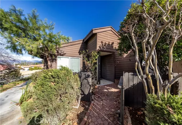 Yucaipa, CA 92399,36114 Fair Oak