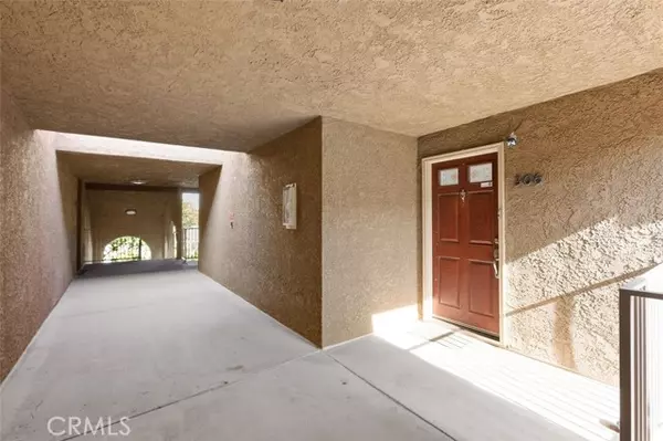 Corona, CA 92882,2400 San Gabriel Way #306