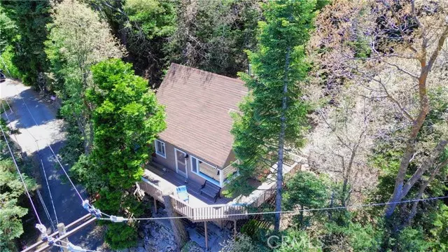 616 Wellsley Drive, Lake Arrowhead, CA 92352