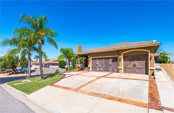 22780 Cascade Drive, Canyon Lake, CA 92587