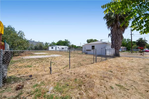 11049 Whitford Avenue, Riverside, CA 92505