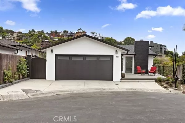 Laguna Beach, CA 92651,990 Meadowlark Drive