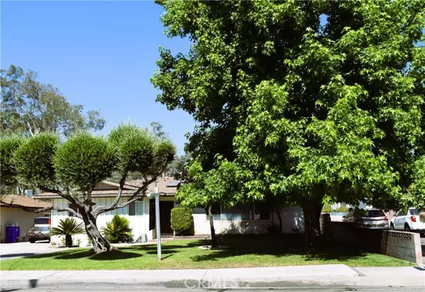 Fontana, CA 92335,9506 Acacia Avenue