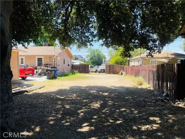 Pomona, CA 91768,439 W Orange Grove