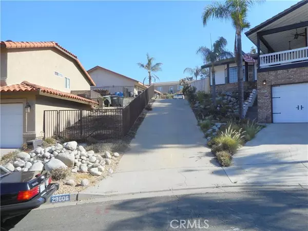 599 LONG HORN, Canyon Lake, CA 92587