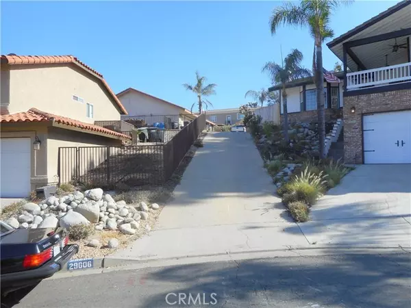 599 LONG HORN, Canyon Lake, CA 92587