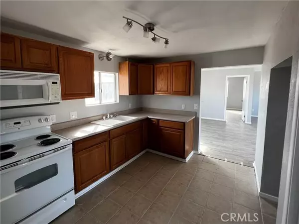 29 Palms, CA 92277,83467 Helen Street