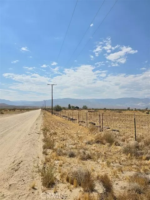 10252 Santa Fe, Lucerne Valley, CA 92356