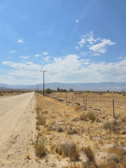 10252 Santa Fe, Lucerne Valley, CA 92356