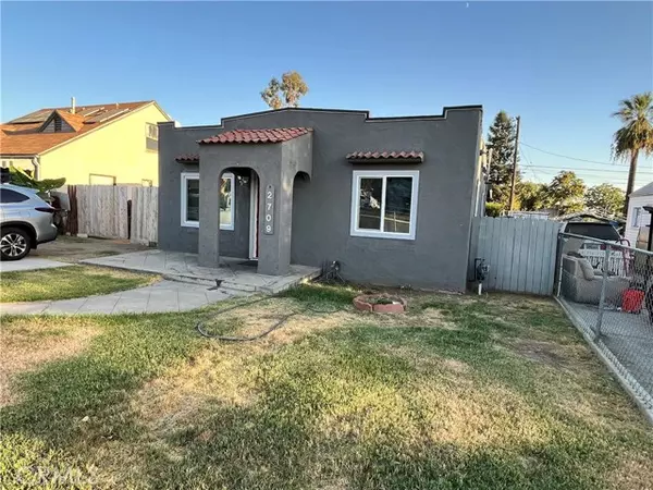 2709 Lake Street, Bakersfield, CA 93306