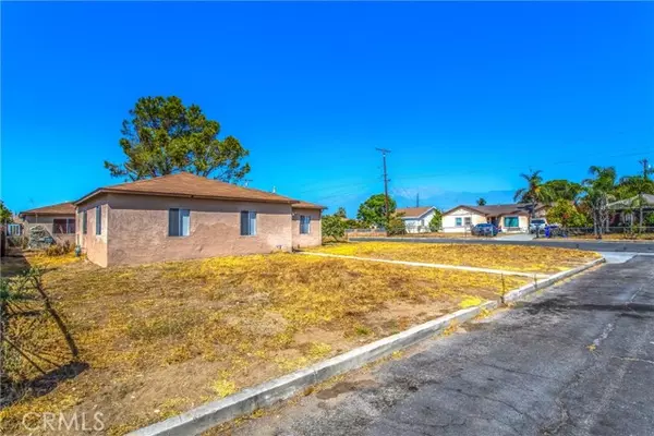 15490 Pine Avenue, Fontana, CA 92335