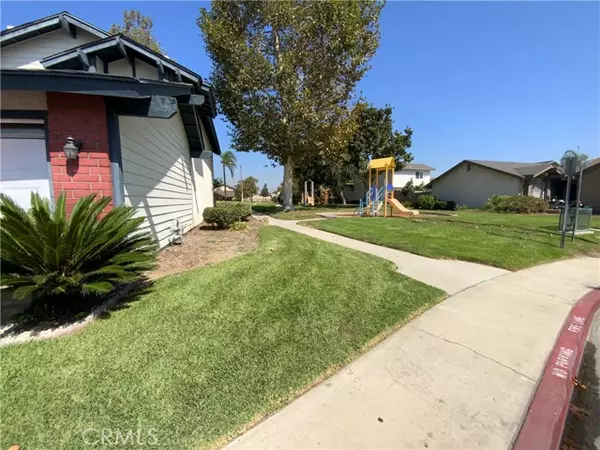 Fontana, CA 92336,15696 Paine Street #24