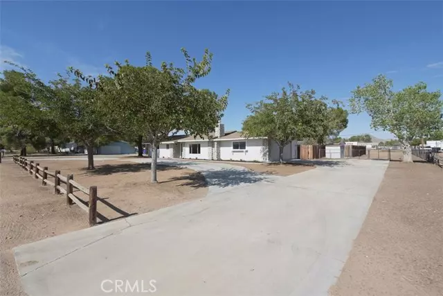 15090 Ramona Road, Apple Valley, CA 92307