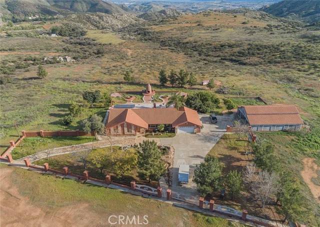 14505 Estelle Mountain Road, Perris, CA 92570