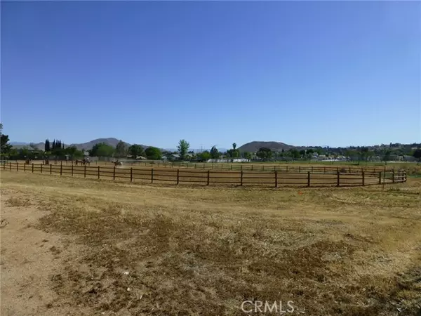 Jurupa Valley, CA 92509,5620 CLIFF VALLEY Circle