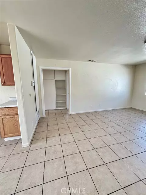 Hemet, CA 92573,236 N Elk