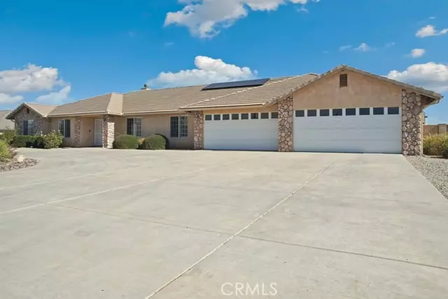 7515 El Manor Road, Oak Hills, CA 92344