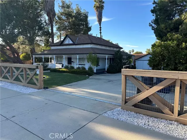 1226 W Olive Avenue, Redlands, CA 92373