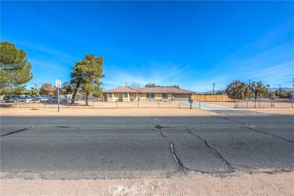 21460 Pine Ridge Avenue, Apple Valley, CA 92307