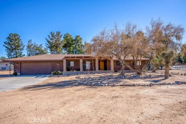 19801 Talihina Road, Apple Valley, CA 92307