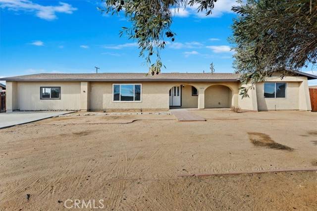 12650 Running Deer Road, Apple Valley, CA 92308