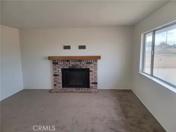 11061 Locust Avenue, Hesperia, CA 92345