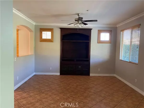 Fontana, CA 92336,7092 Julian Lane