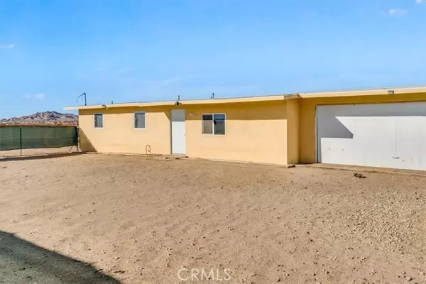 18039 E Avenue R, Llano, CA 93544