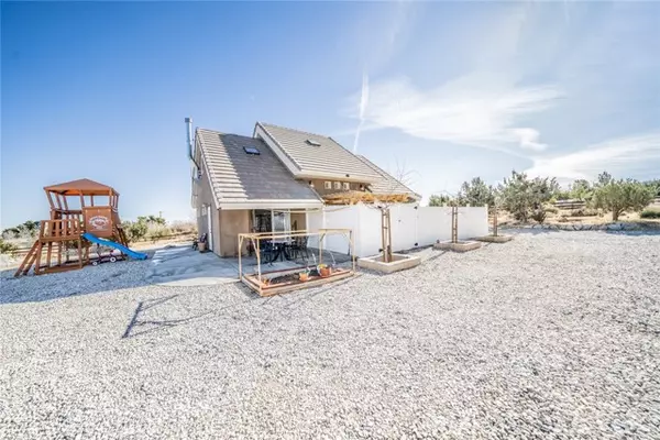 Pinon Hills, CA 92372,10022 Silver Rock Road