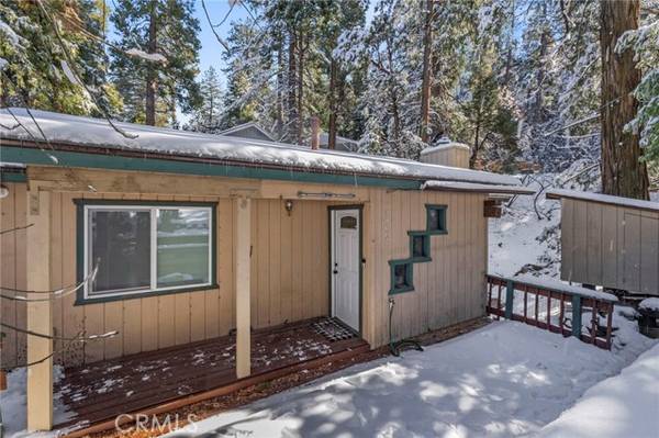 24082 Altdorf Drive, Crestline, CA 92325