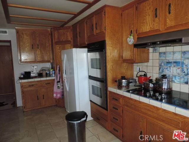 Helendale, CA 92342,27595 Silver Lakes