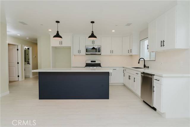 11842 Far Hills Lane, Victorville, CA 92392