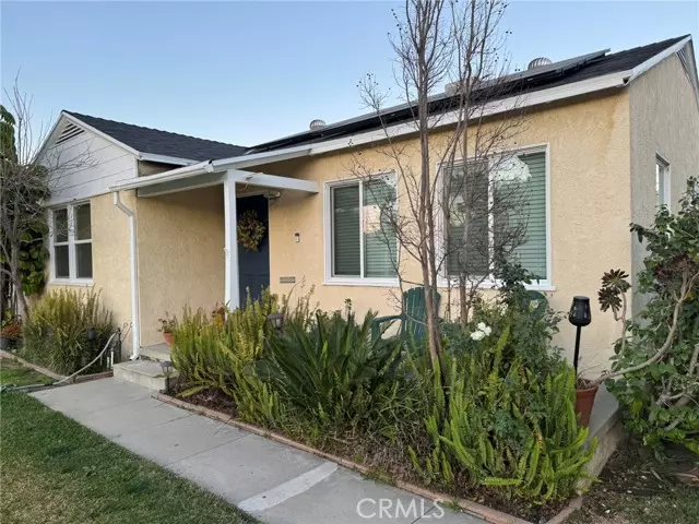 Van Nuys, CA 91406,7712 Paso Robles Avenue