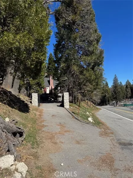 283 Walnut Drive, Lake Arrowhead, CA 92352