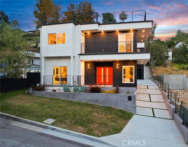 Los Angeles, CA 90039,2124 Lake Shore Avenue