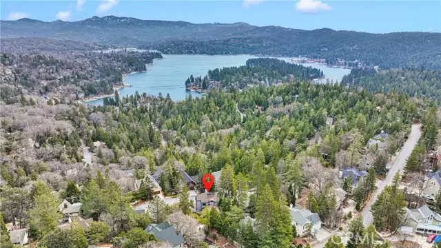 892 Nadelhorn Drive, Lake Arrowhead, CA 92352