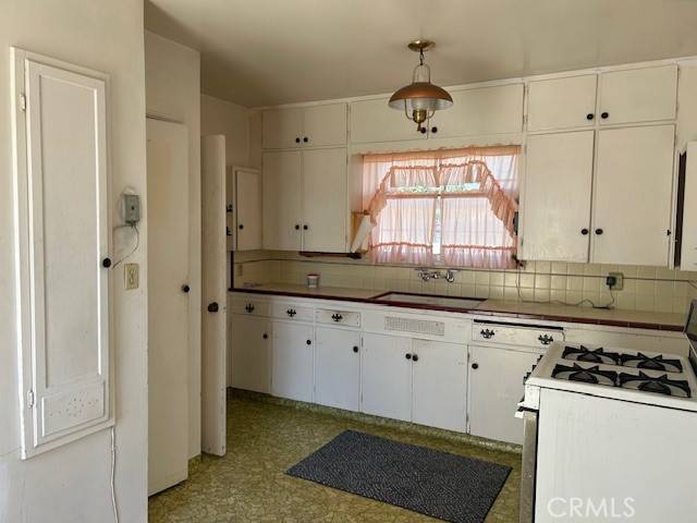 18239 Bonnie Lane,  Fontana,  CA 92335