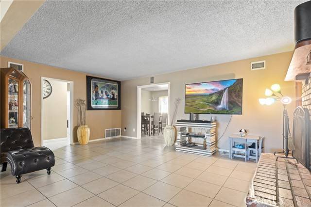 Riverside, CA 92506,7042 Rainbow Court