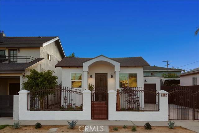 Los Angeles, CA 90016,2907 S Ridgeley Drive