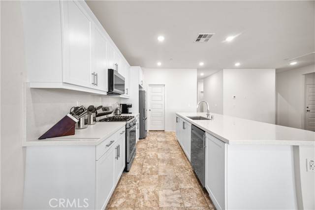 Victorville, CA 92392,11762 Far Hills Lane