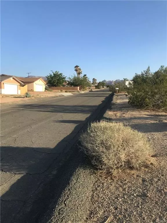 29 Palms, CA 92277,6628 Pine Spring