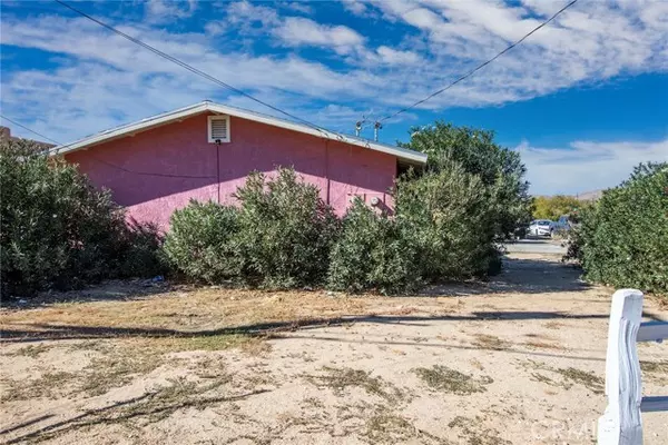 Joshua Tree, CA 92252,61846 Chollita Road