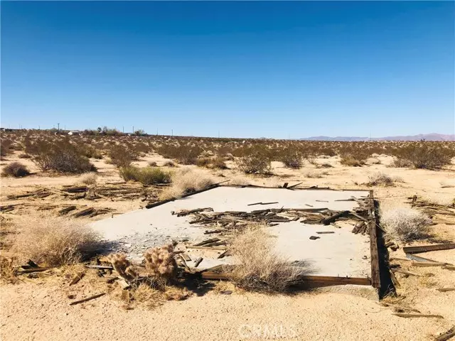 Joshua Tree, CA 92277,0 Leeds