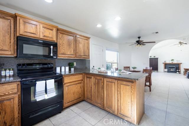 7409 Hermosa Avenue, Yucca Valley, CA 92284